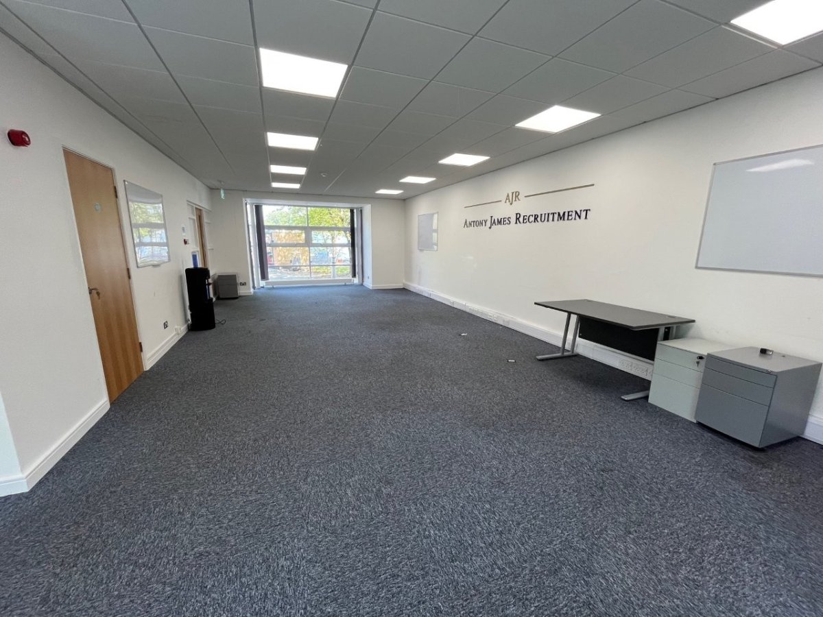Office in Colchester - photo 4