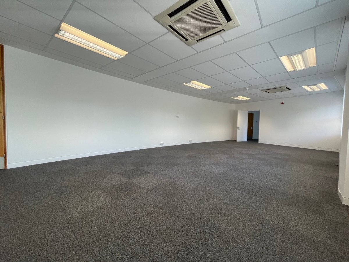 Office in Colchester - photo 3