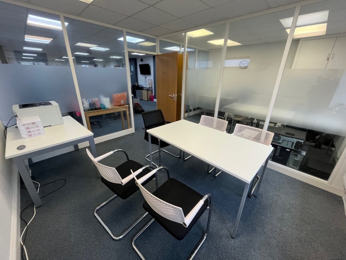 Office in Copford - photo 4