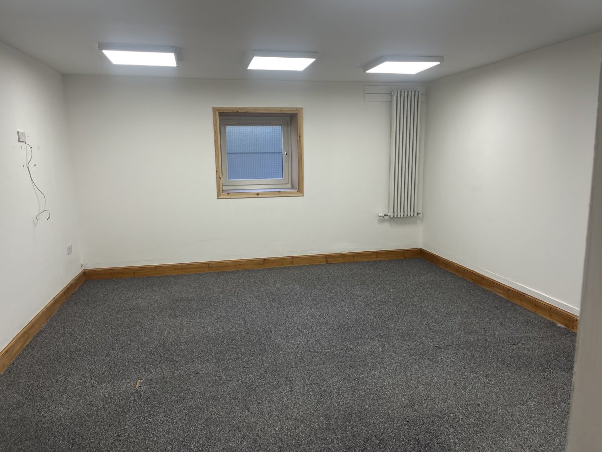 Office in Dundee - photo 3