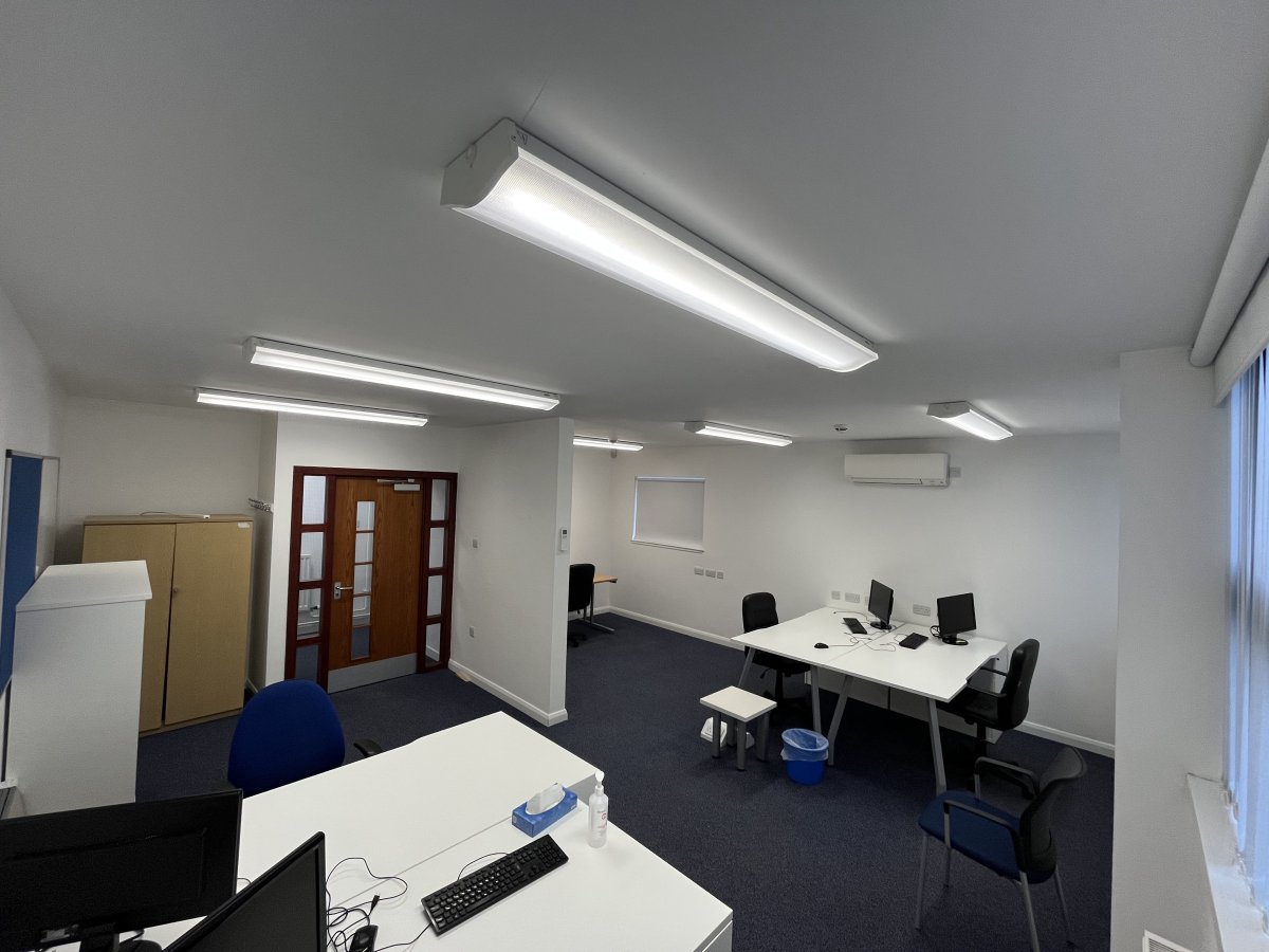 Office in Dundee - photo 3