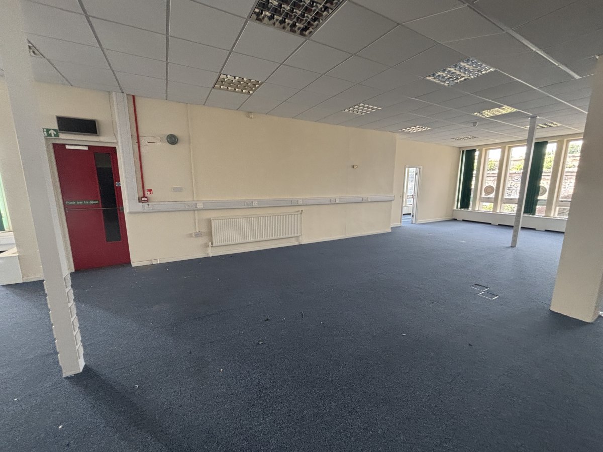 Office in Kilmarnock - photo 2
