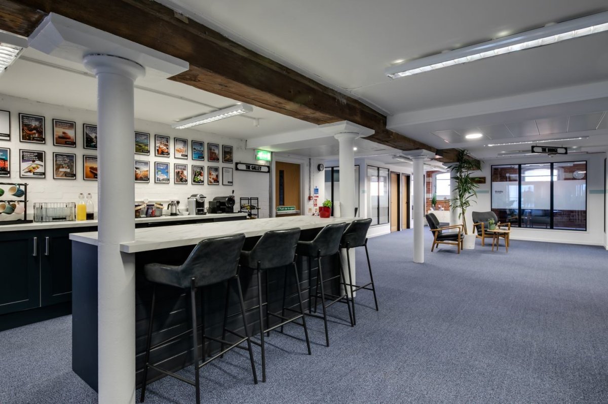 Office in Gloucester - photo 3