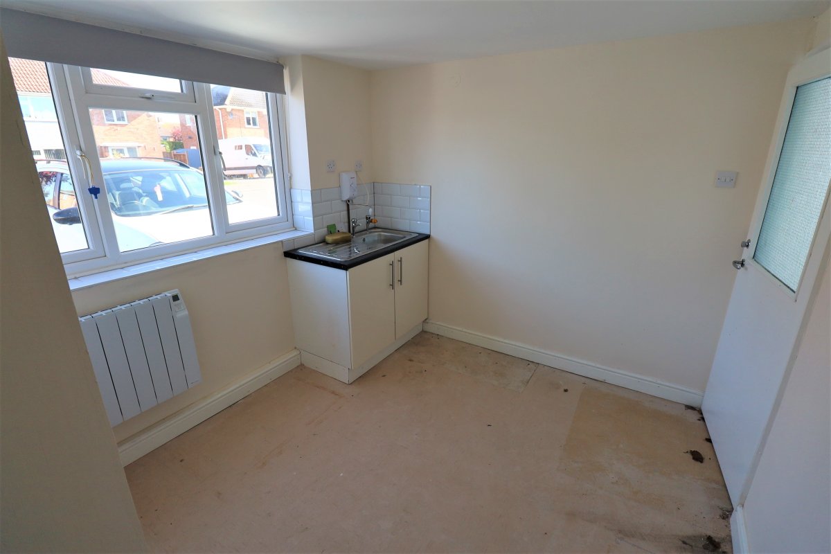 Office in Bedworth - photo 3