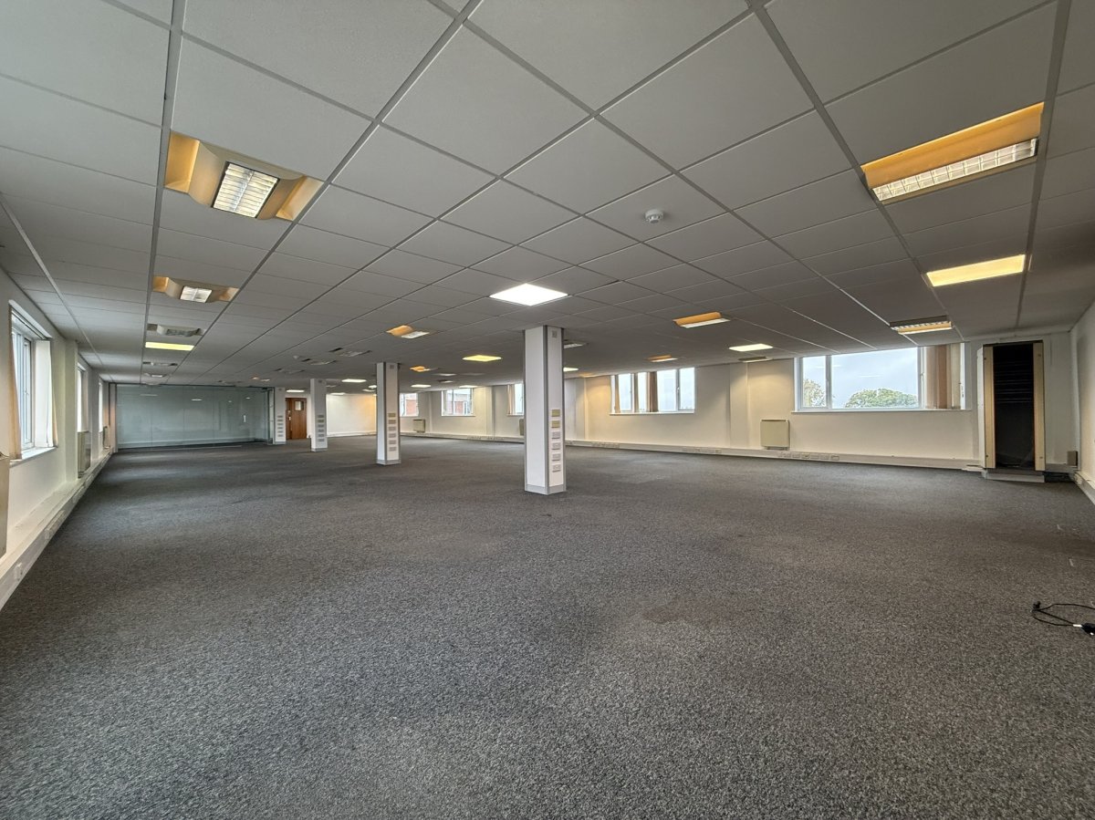 Office in Hinckley - photo 2