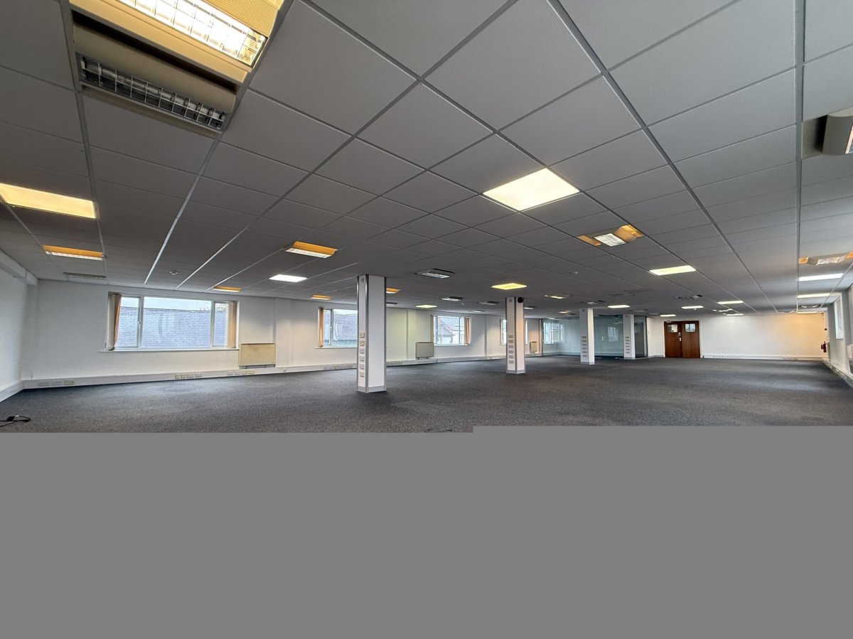 Office in Hinckley - photo 3