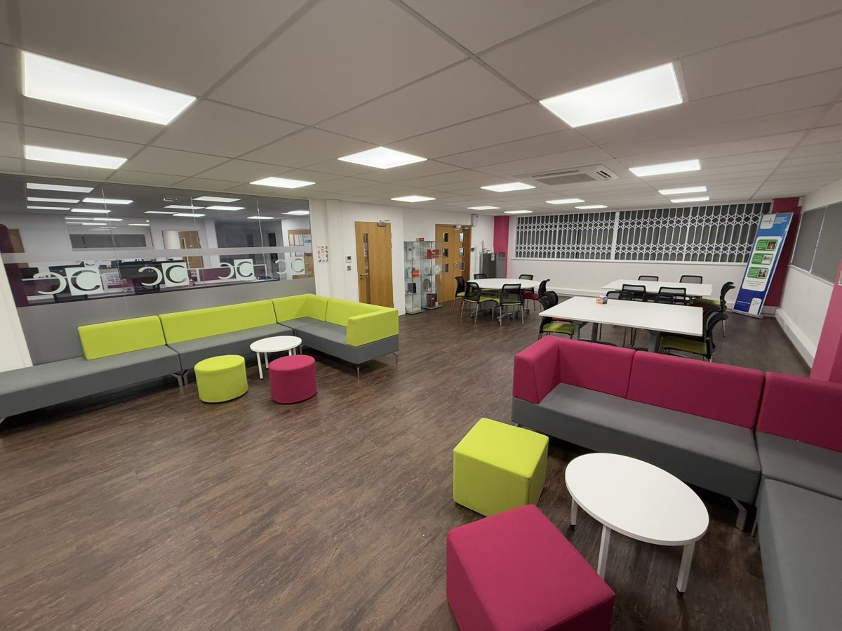 Office in Hinckley - photo 3