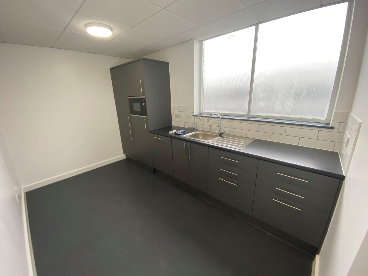 Office in Gloucester - photo 3