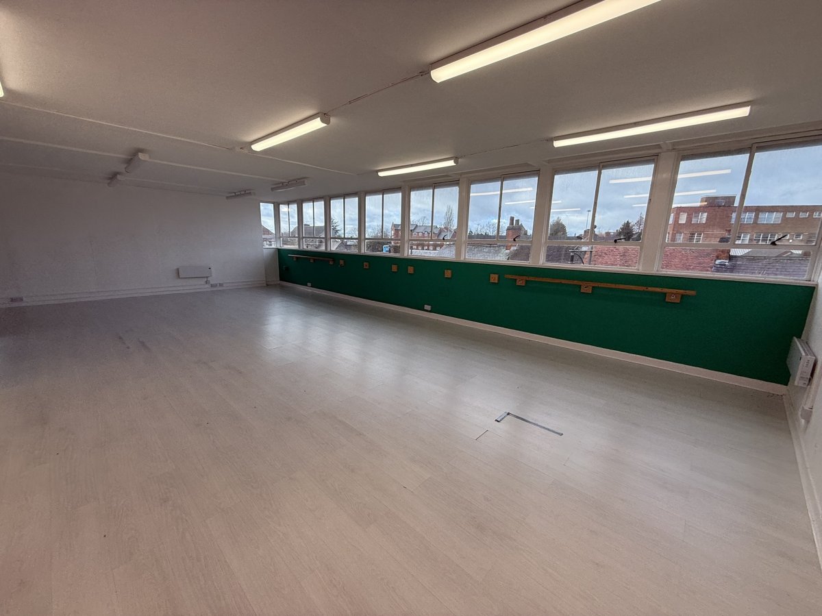 Office in Hinckley - photo 2