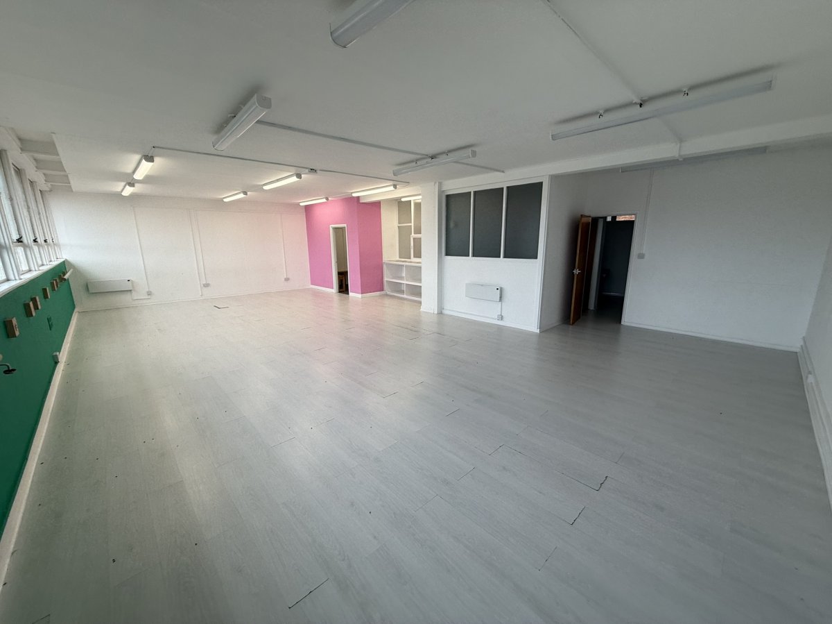 Office in Hinckley - photo 4