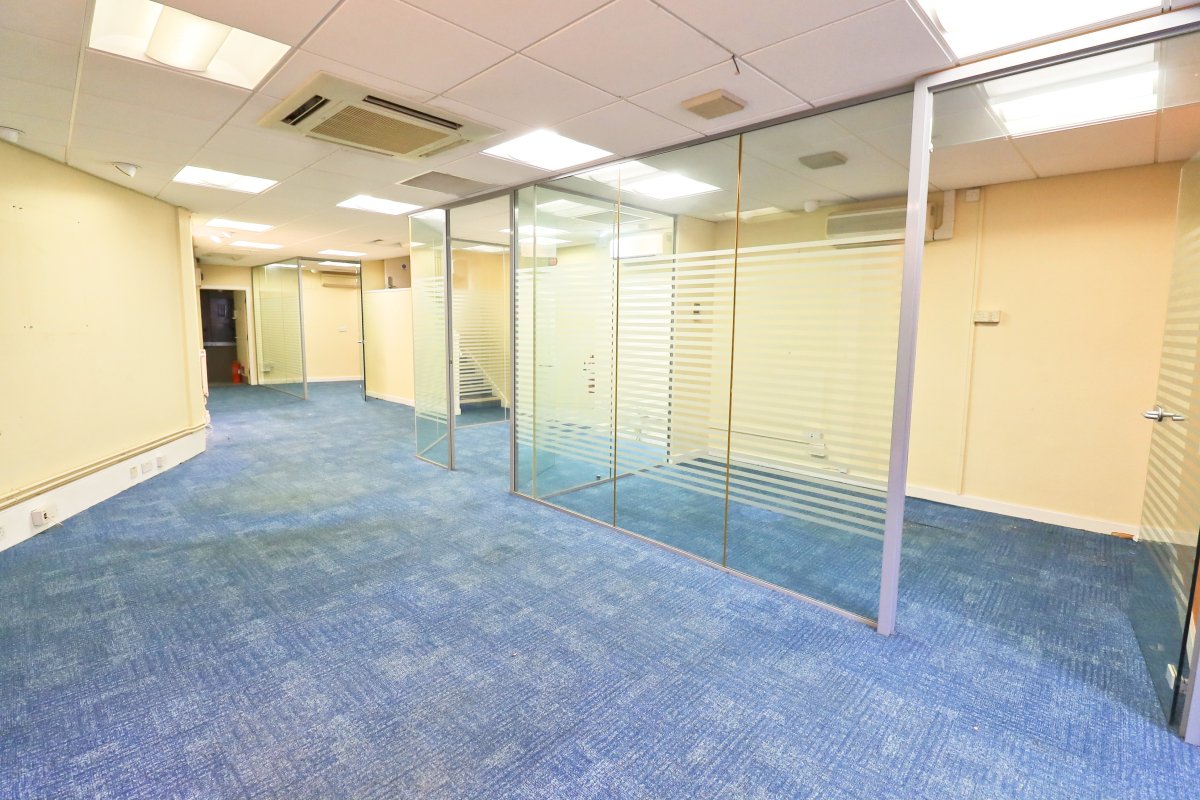Office in Hinckley - photo 3
