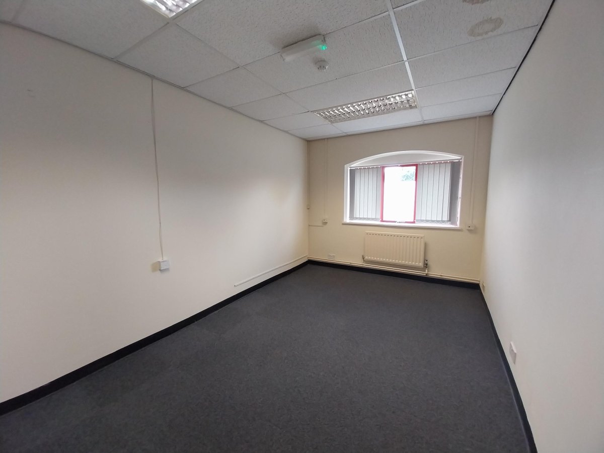 Office in Lincoln - photo 4