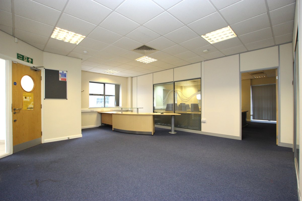 Office in Lincoln - photo 3