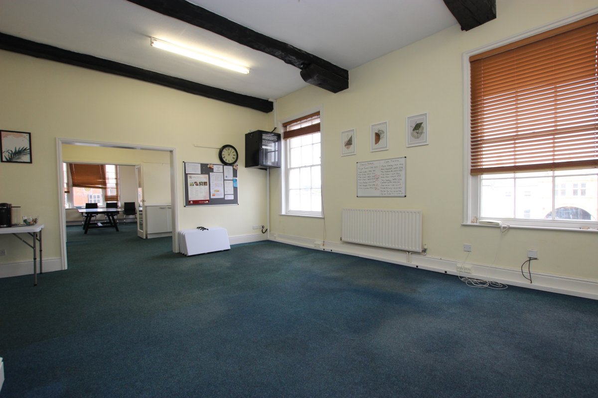 Office in Grantham - photo 4