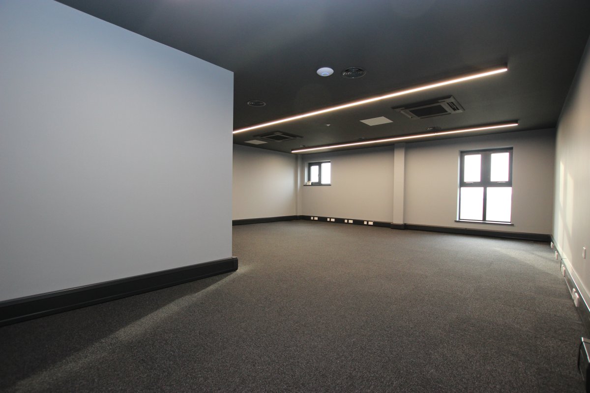 Office in Saxilby - photo 4