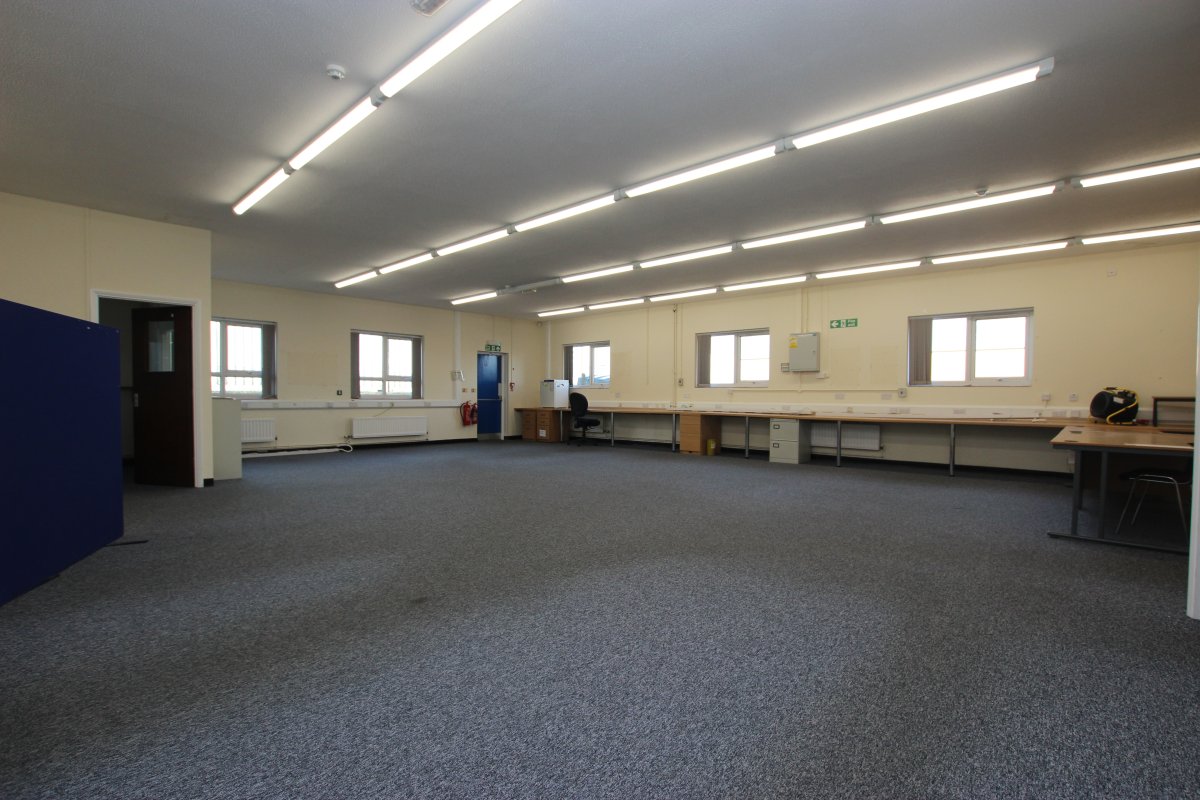 Office in Grantham - photo 2