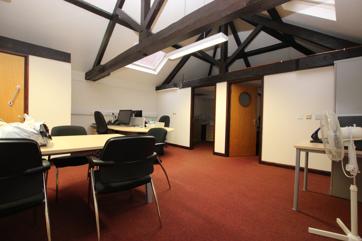 Office in Grantham - photo 4