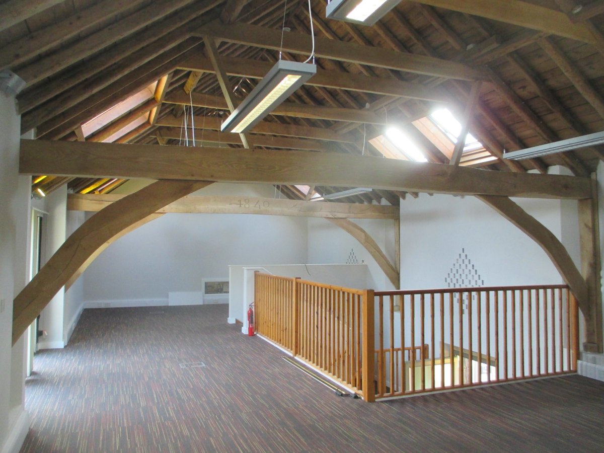Office in Sandy - photo 2