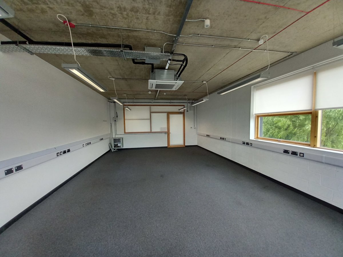 Office in Alconbury - photo 3