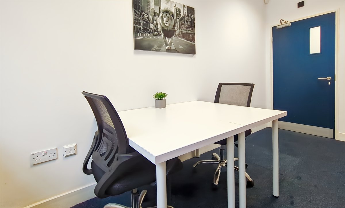 Office in Huddersfield - photo 4