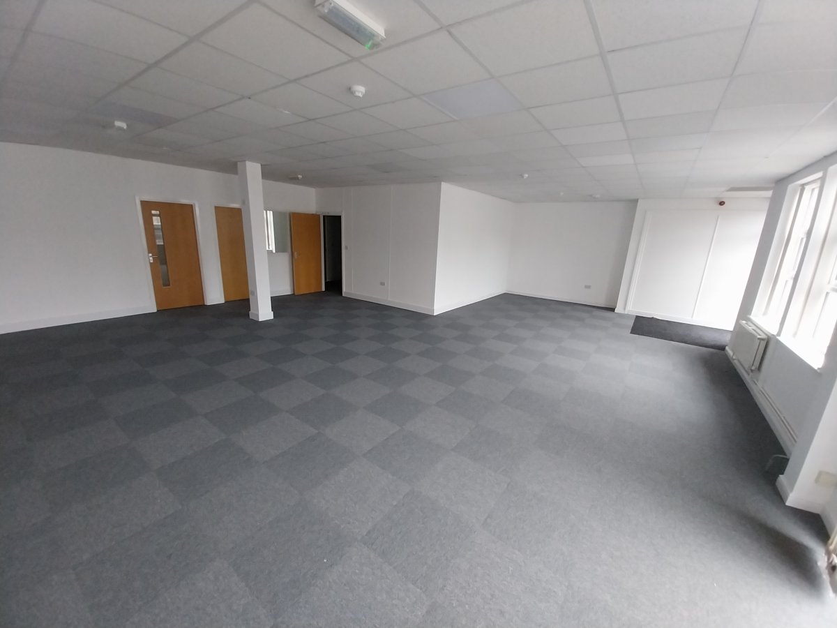 Office in Bingley - photo 4