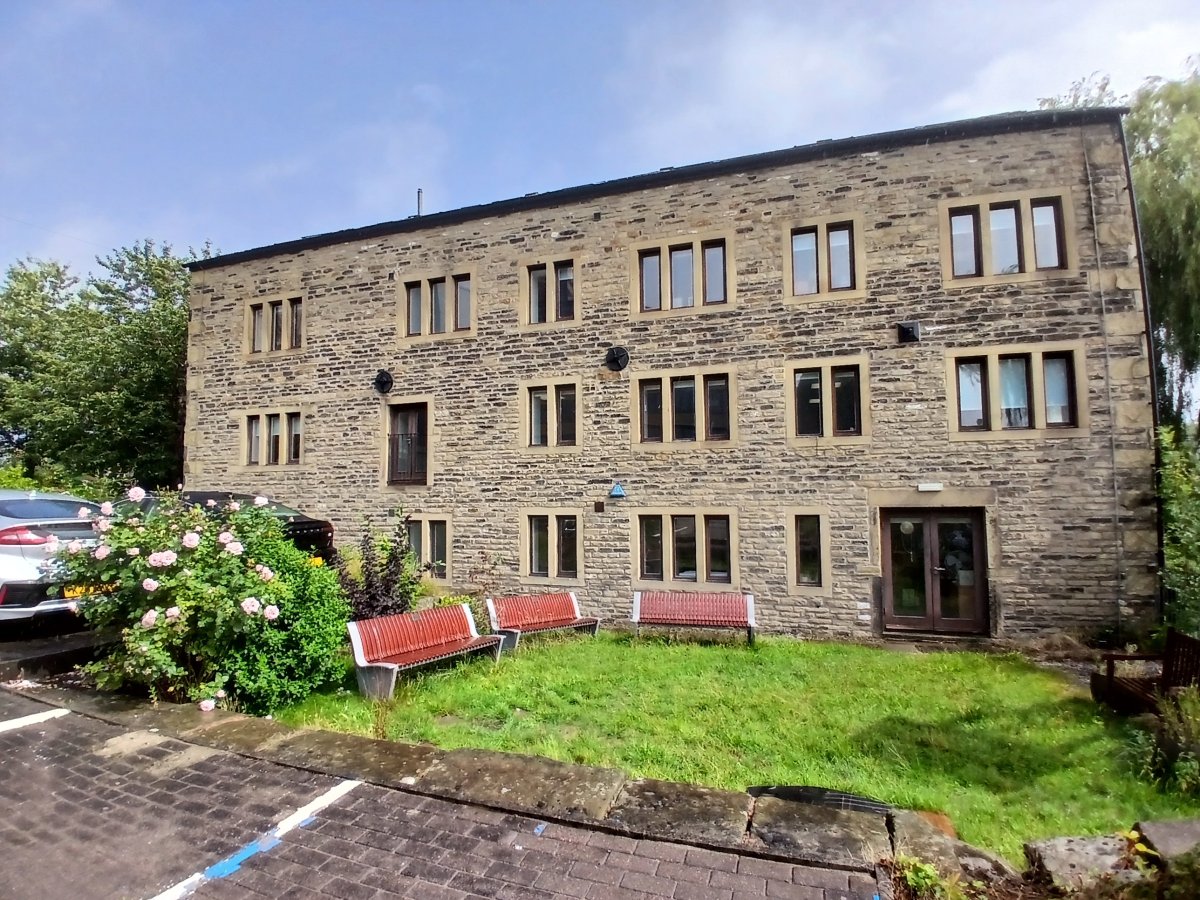 Office in Huddersfield - photo 3