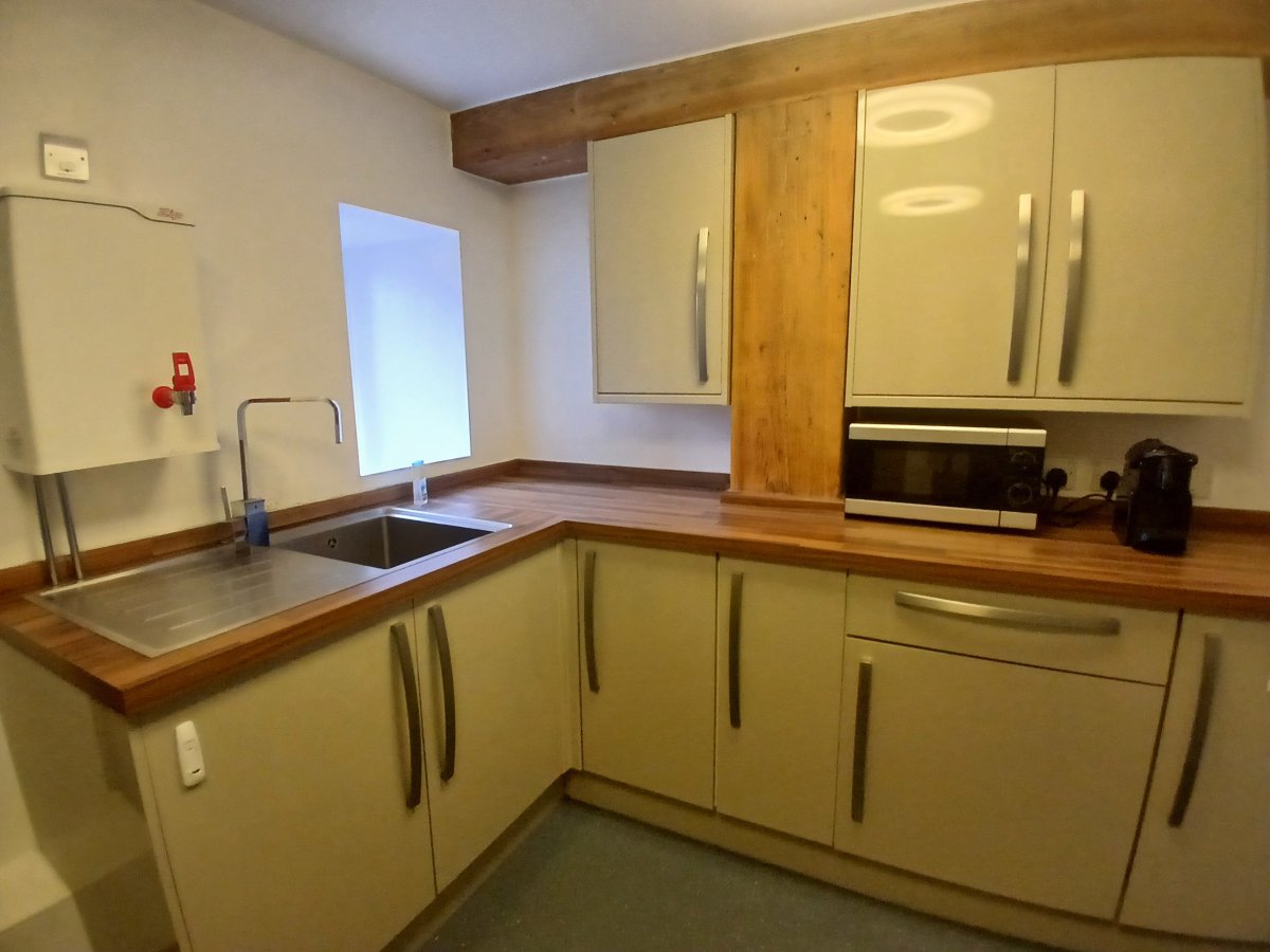 Office in Huddersfield - photo 4