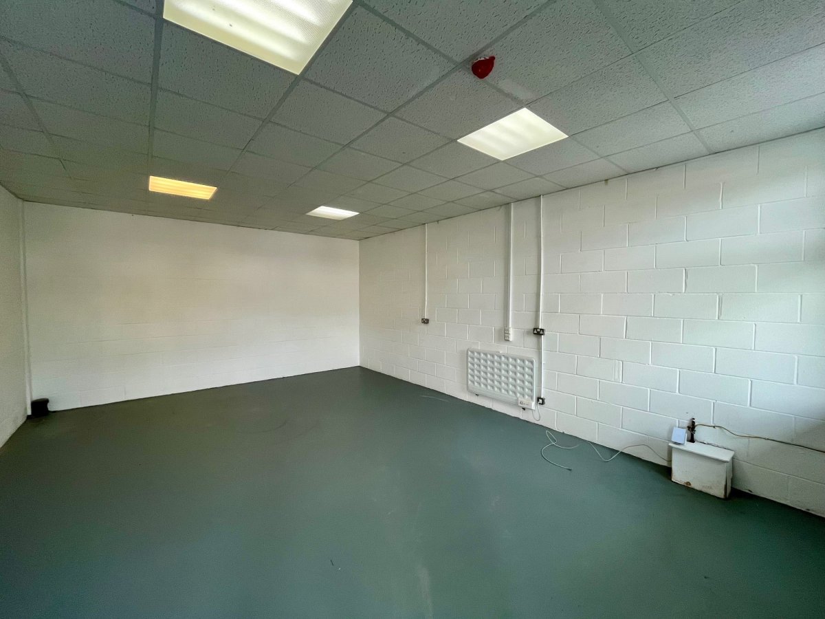 Office in Waterlooville - photo 4