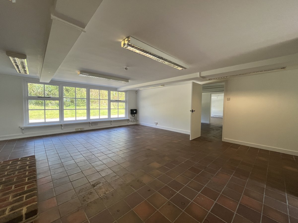 Office in Fareham - photo 2