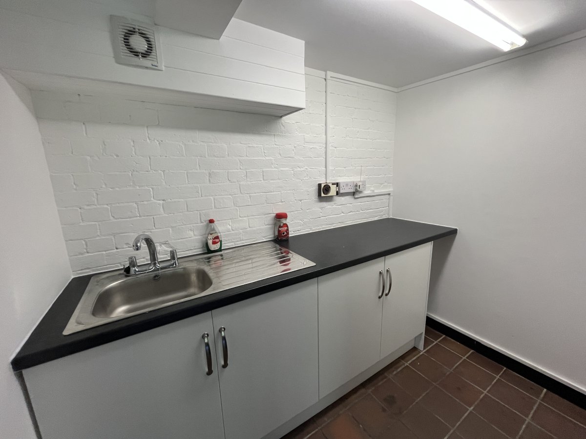Office in Fareham - photo 4