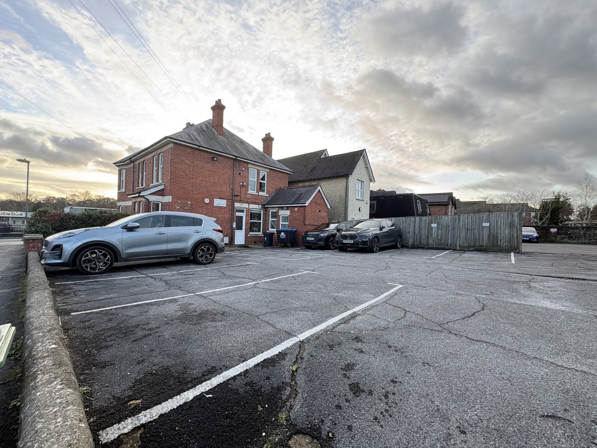 Office in Fareham - photo 2