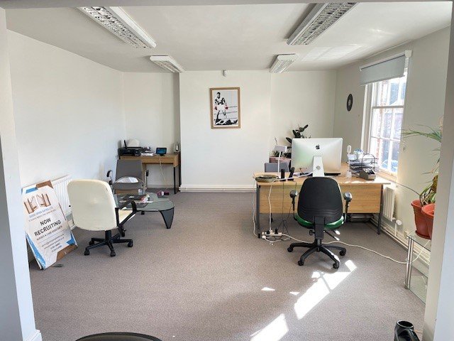 Office in Burton On Trent - photo 3