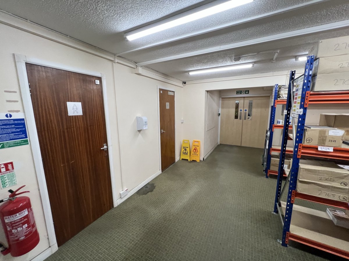 Office in Horncastle - photo 4