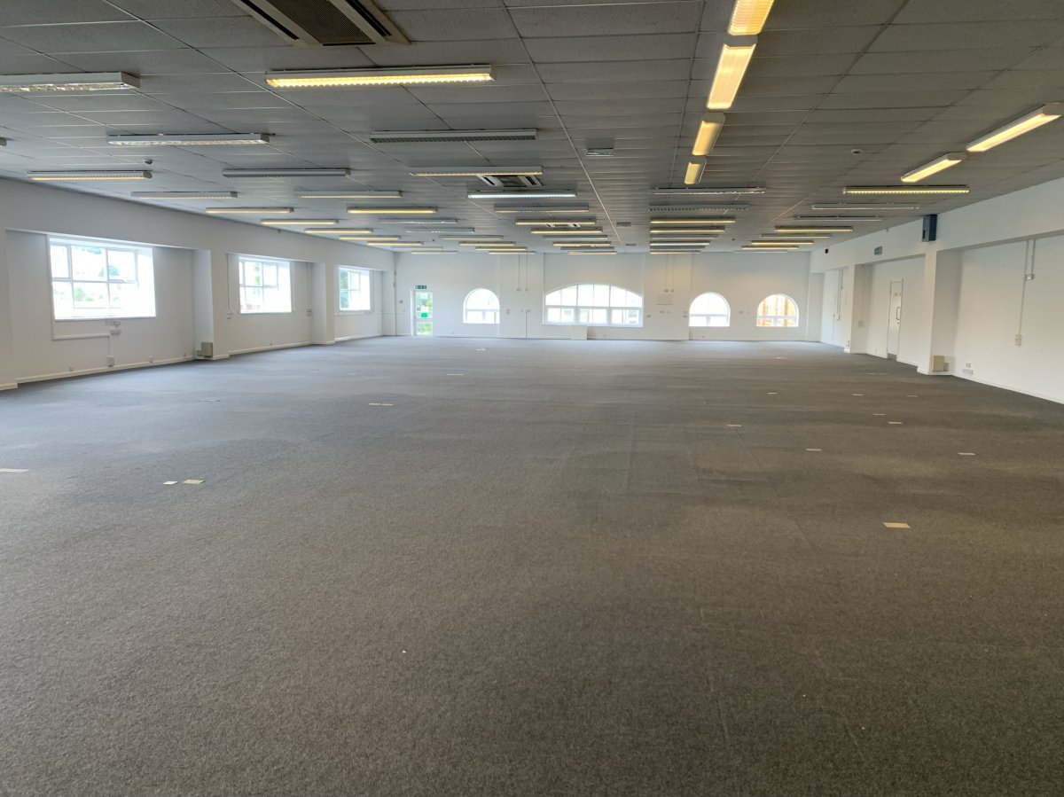 Office in Lincoln - photo 2
