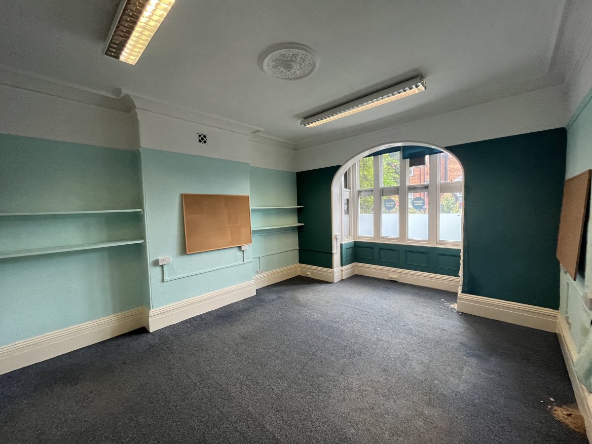 Office in Lincoln - photo 2