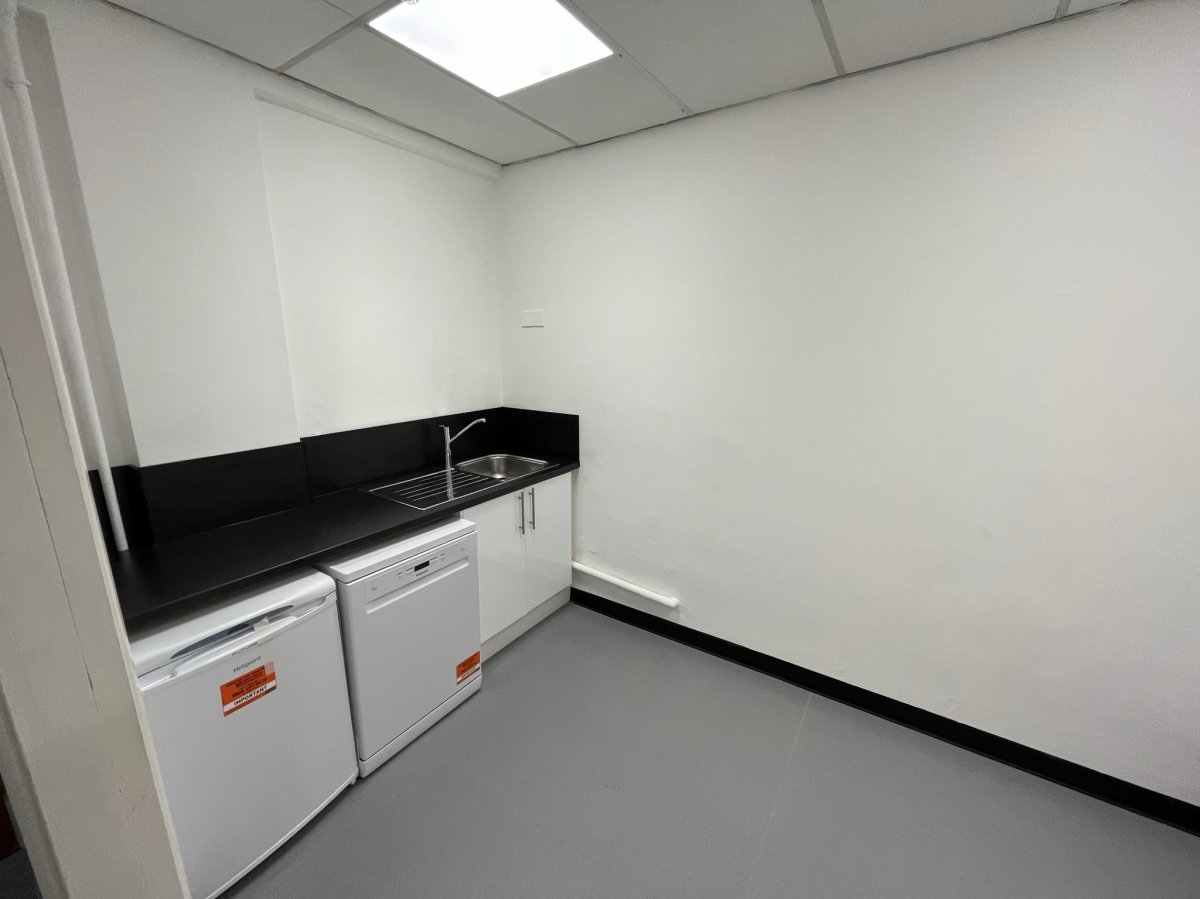 Office in Lincoln - photo 4
