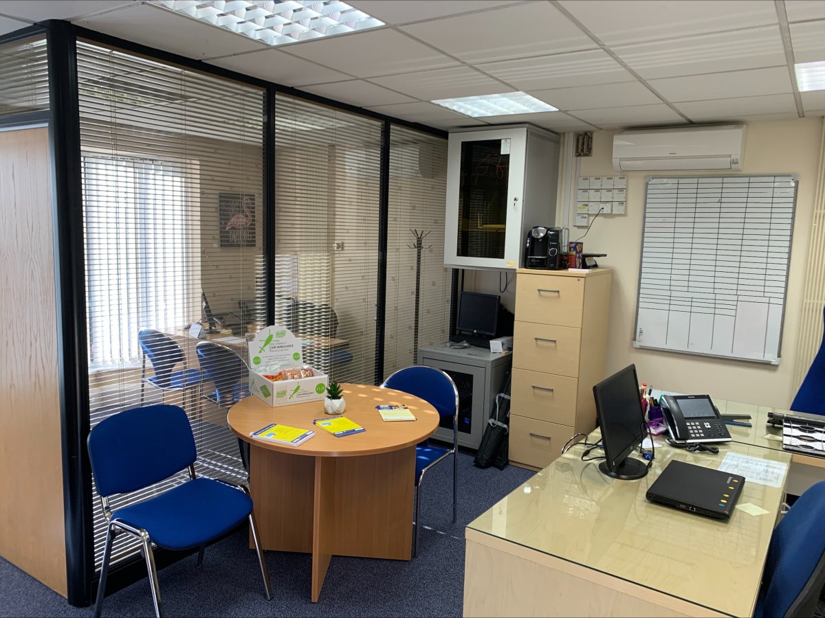 Office in Lincoln - photo 2