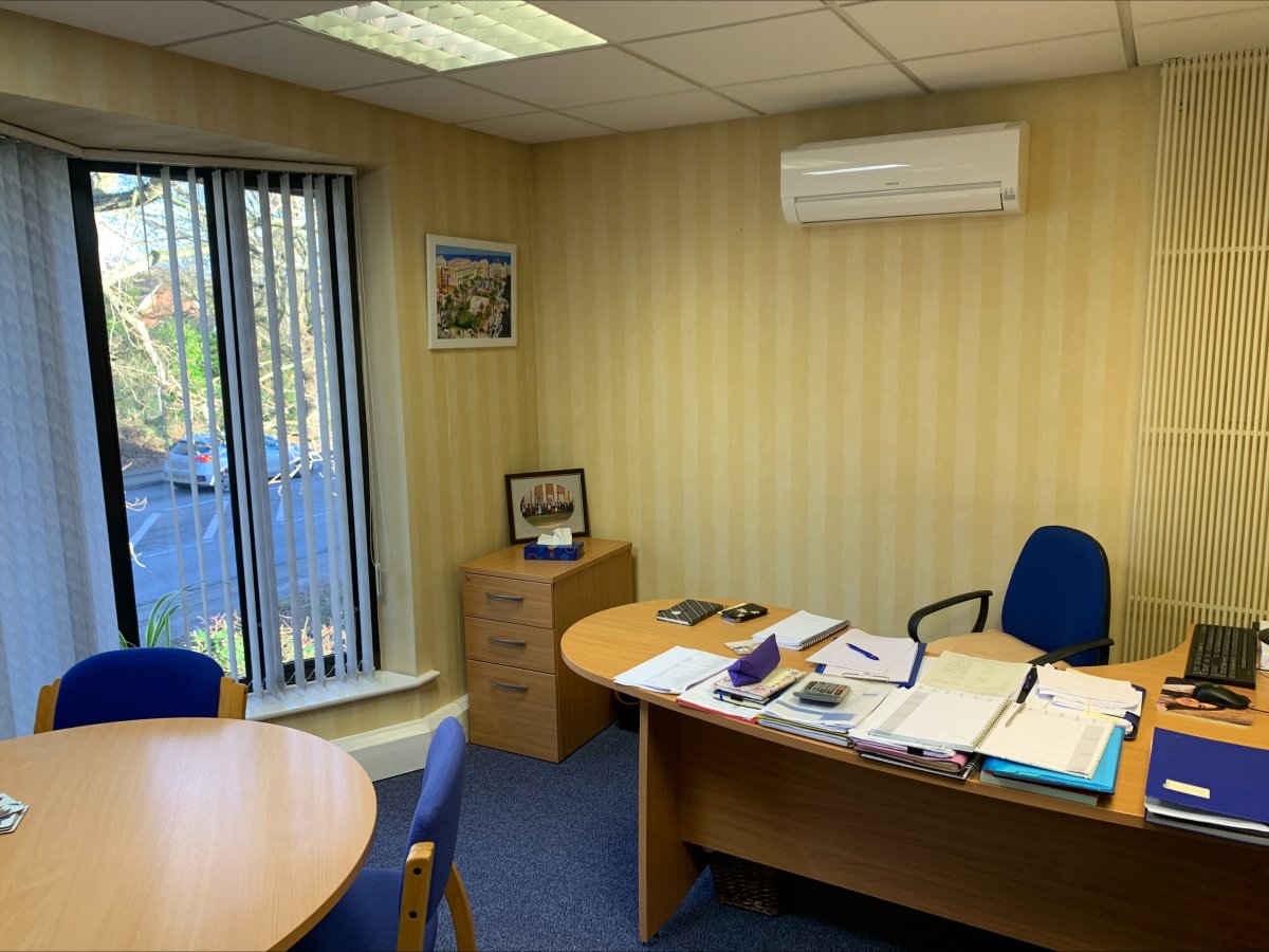 Office in Lincoln - photo 4