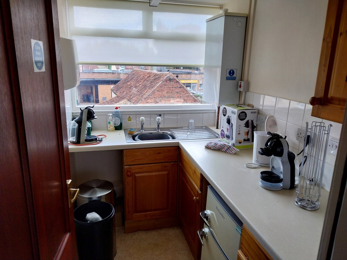 Office in Lincoln - photo 3