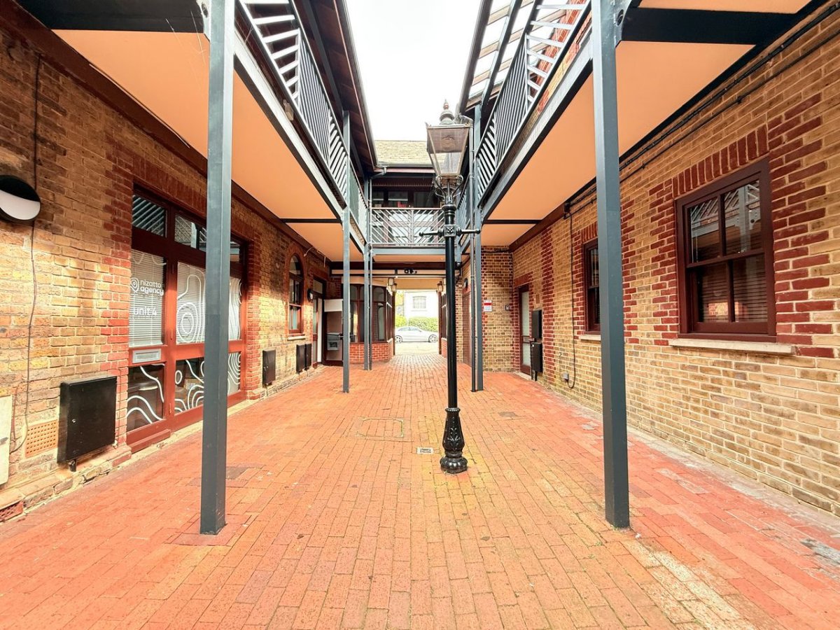 Office in Horsham - photo 4