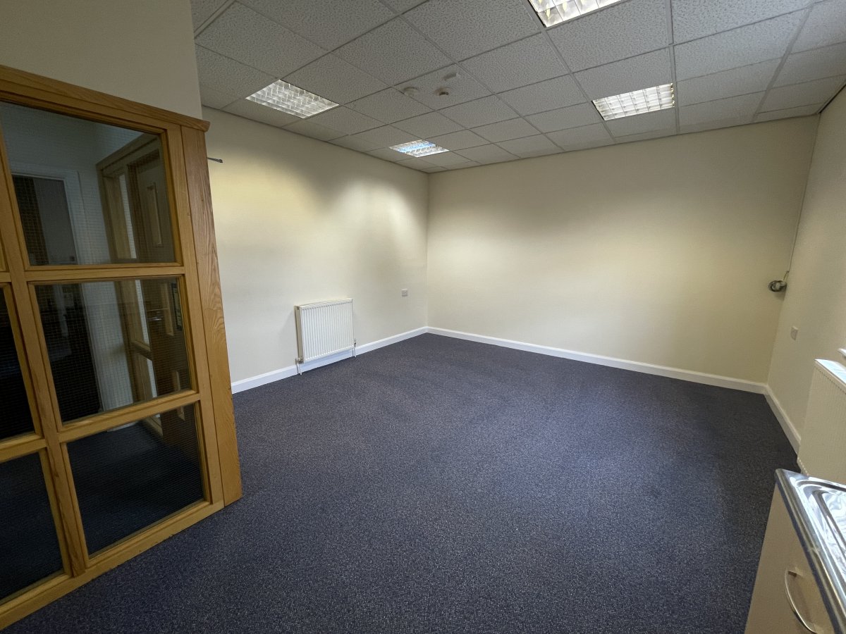 Office in Halifax - photo 4