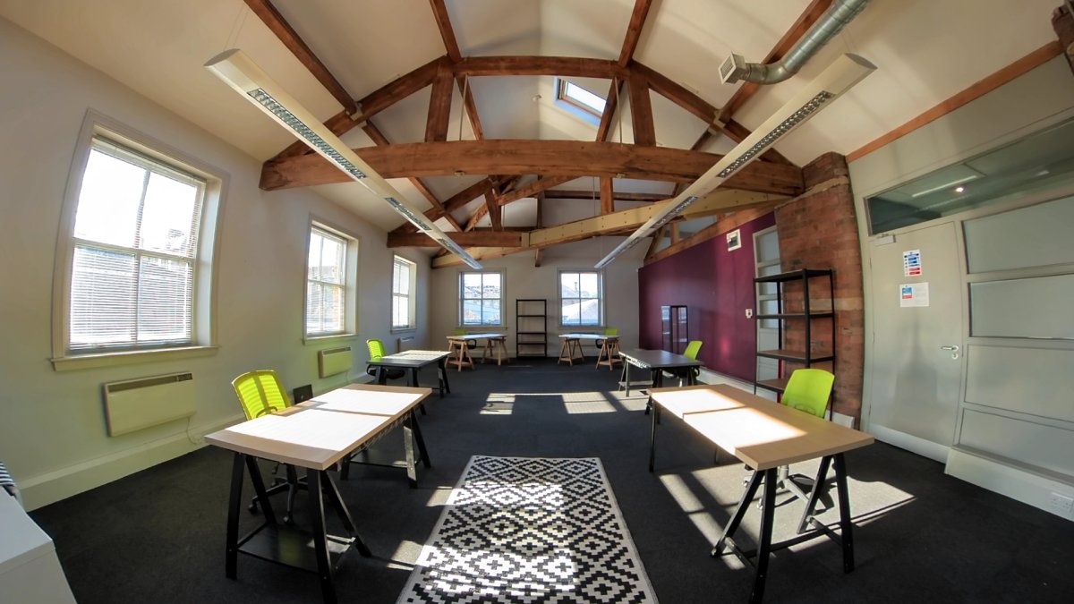 Office in Huddersfield - photo 2
