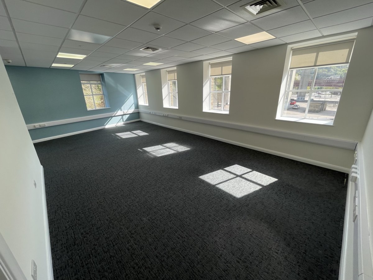 Office in Halifax - photo 3