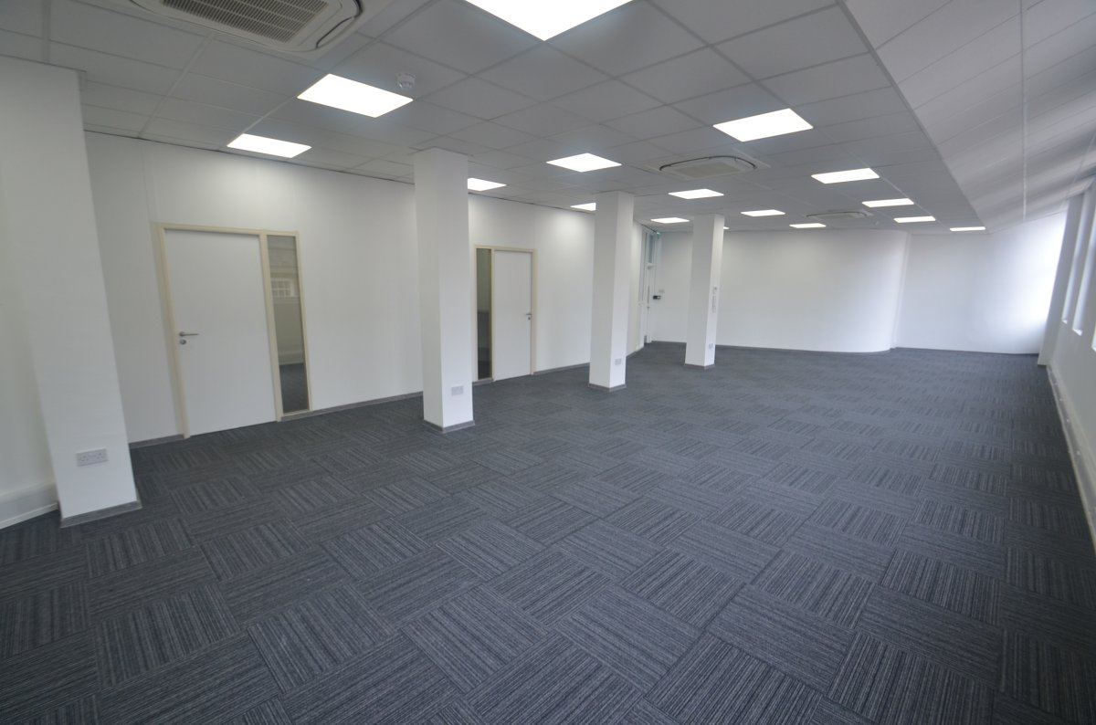 Office in Leicester - photo 3