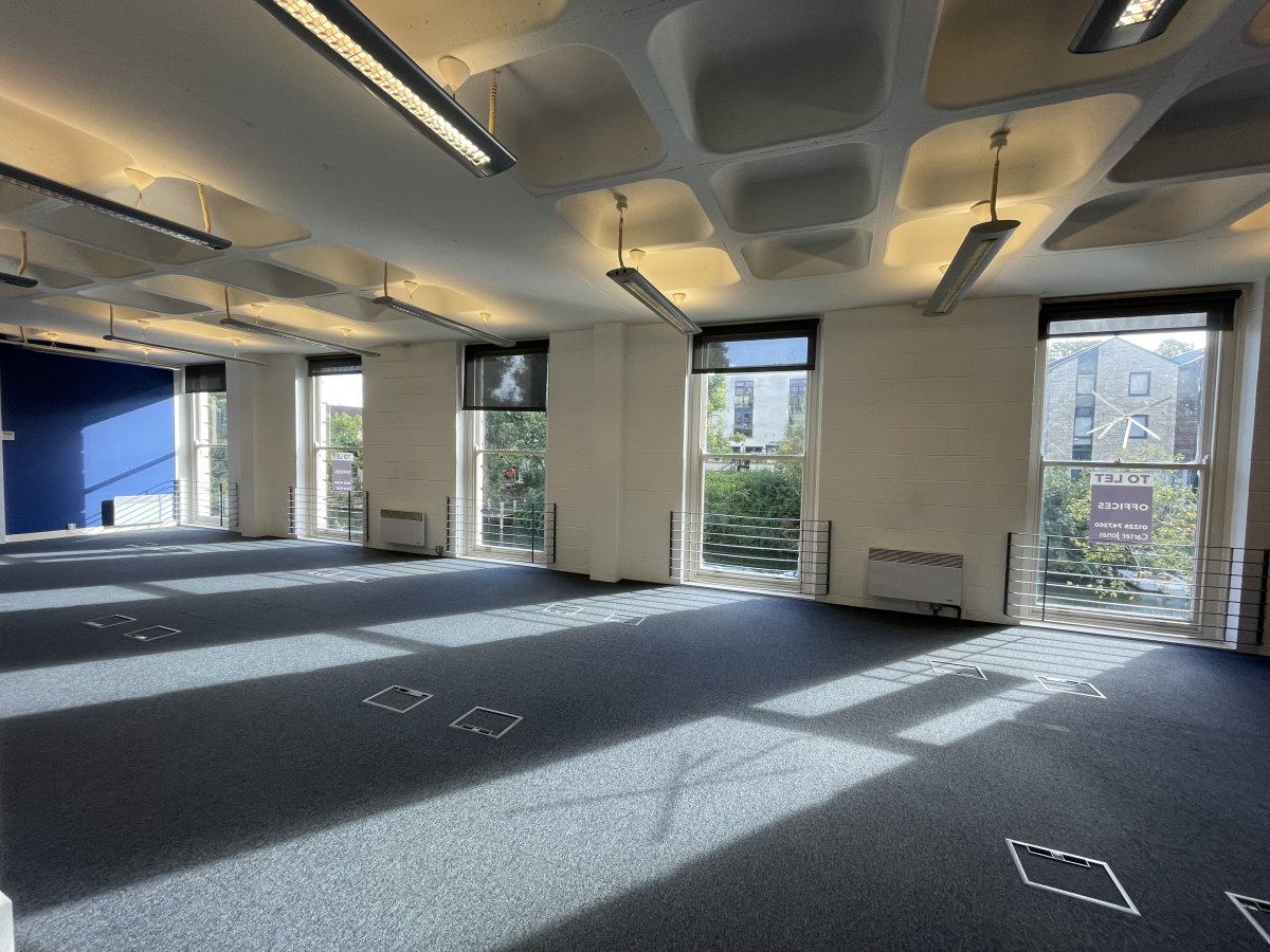 Office in Walcot Street - photo 3