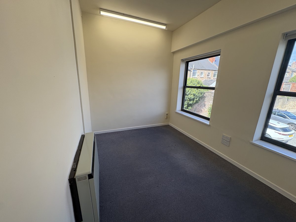 Office in Mansfield Woodhouse - photo 4