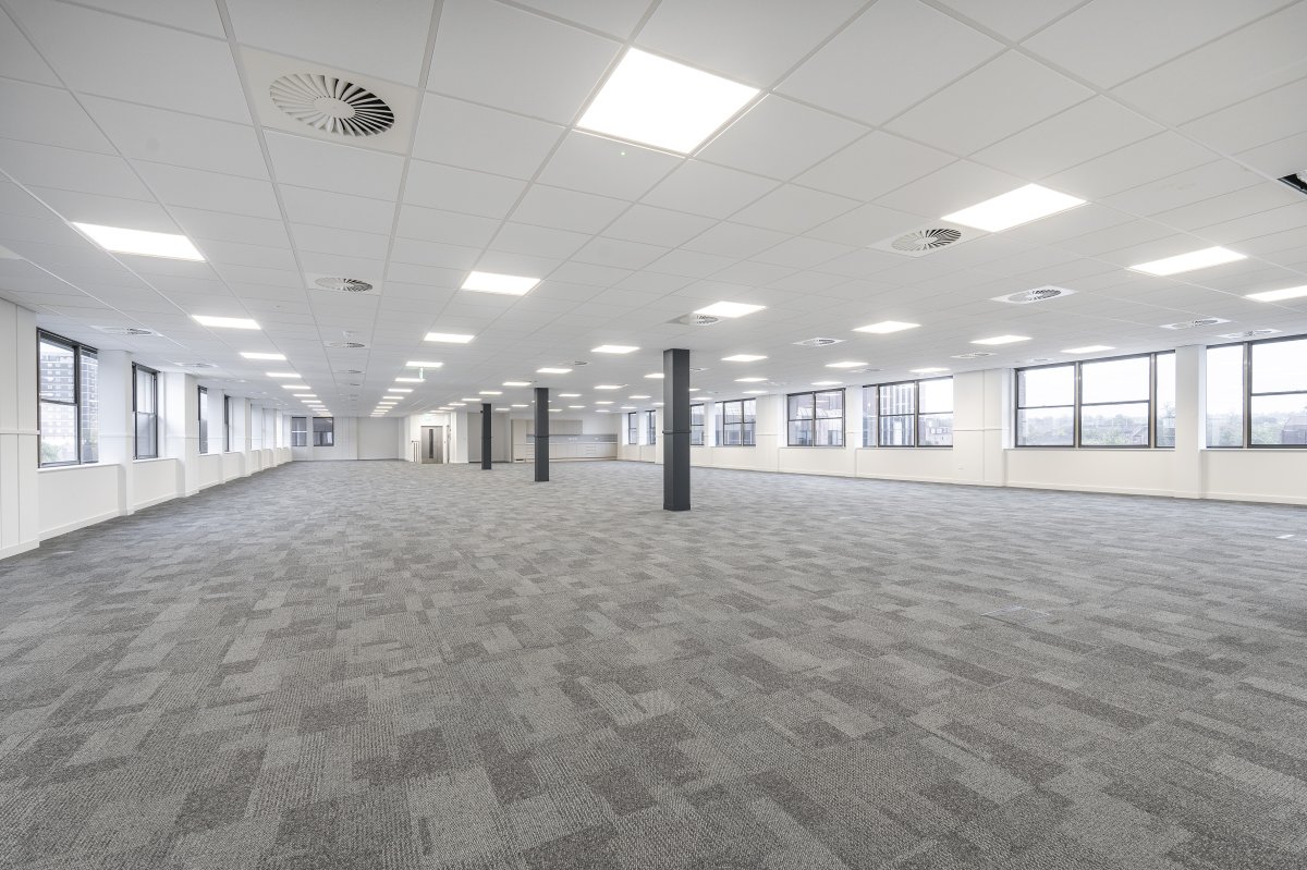 Office in Wallington - photo 4