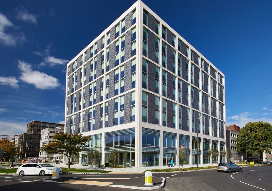 Office To Let, Crawley, West Sussex