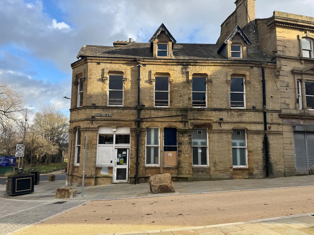 Office in Elland - photo 2