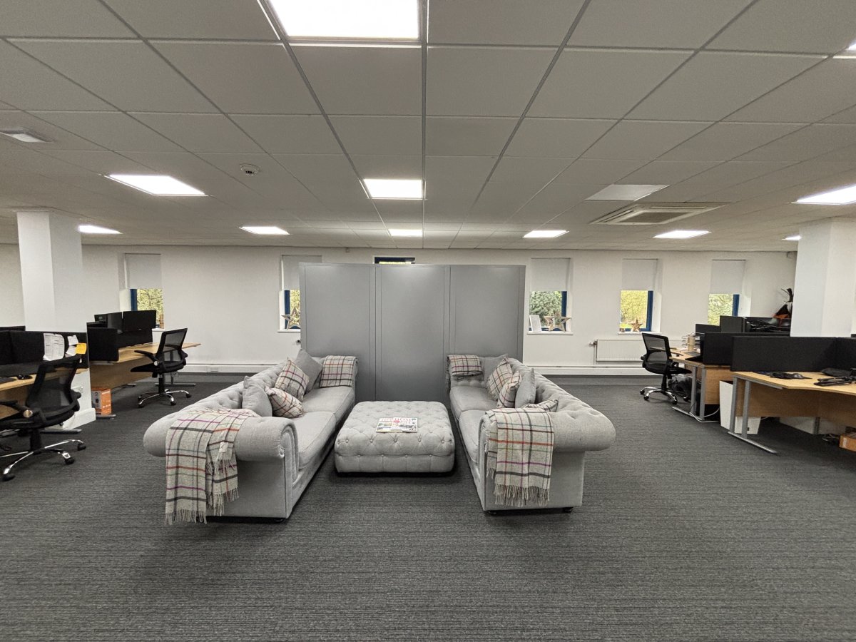Office in Elland - photo 3